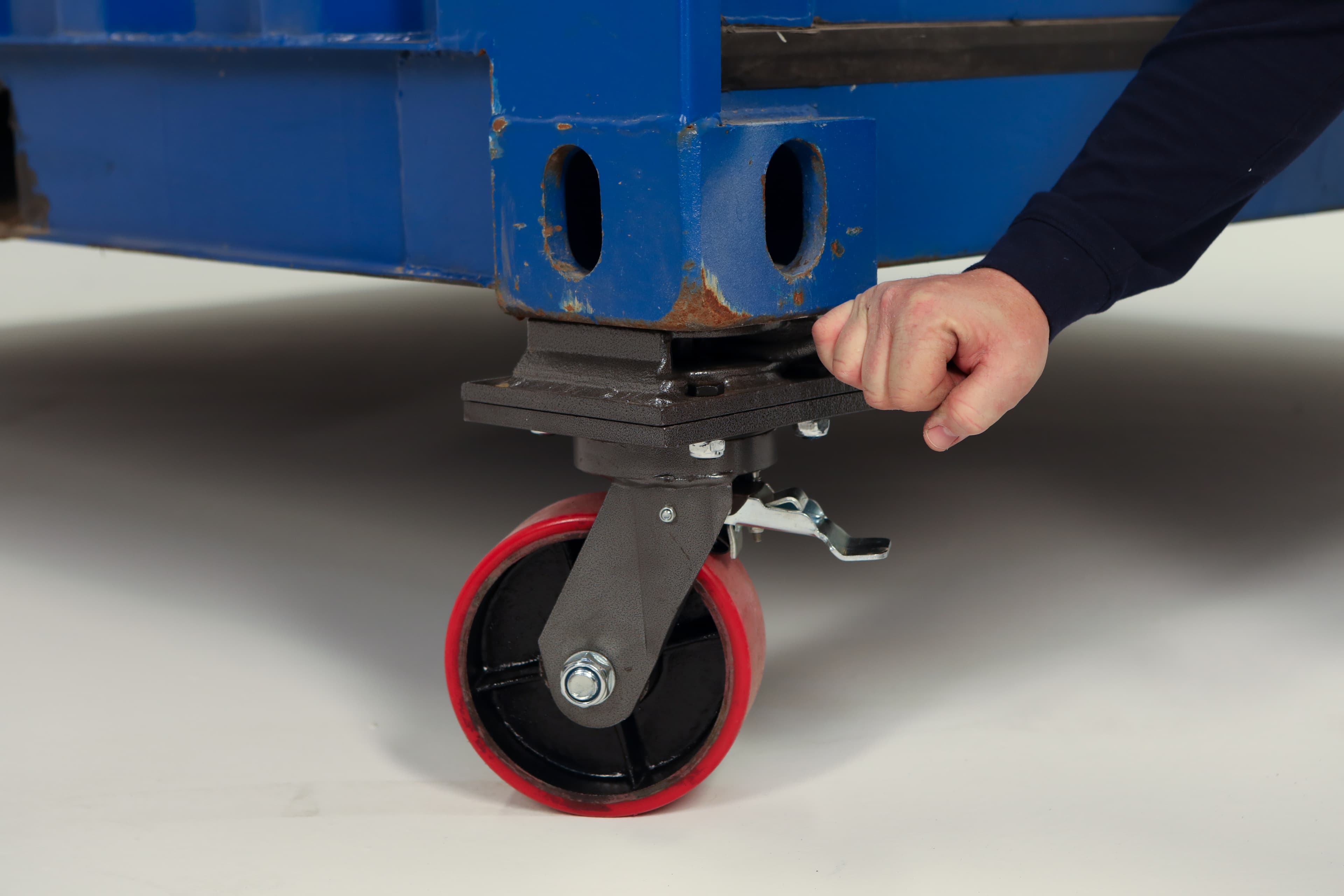 4187 3 Container Swivel Caster 1.jpg